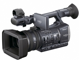 王者出拳 索尼发布高端高清摄像机HDR-AX2000E